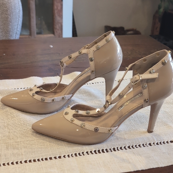 Audrey Brooke Nude Studded Heels size 7 - Picture 3 of 6
